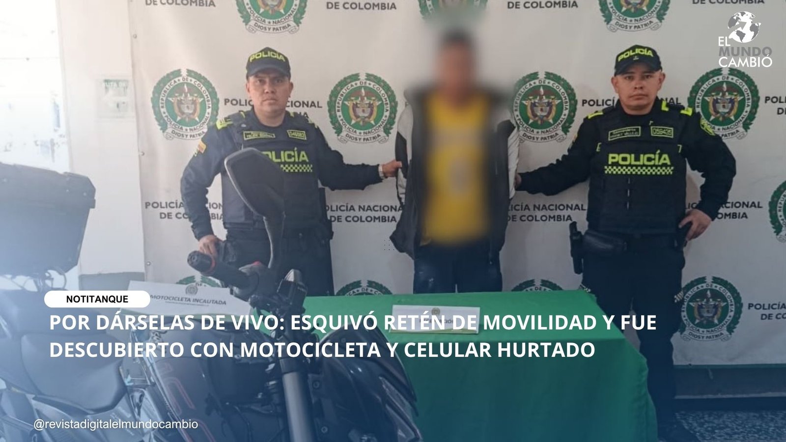 POR DÁRSELAS DE VIVO: ESQUIVÓ RETÉN DE MOVILIDAD Y FUE DESCUBIERTO CON MOTOCICLETA Y CELULAR HURTADO